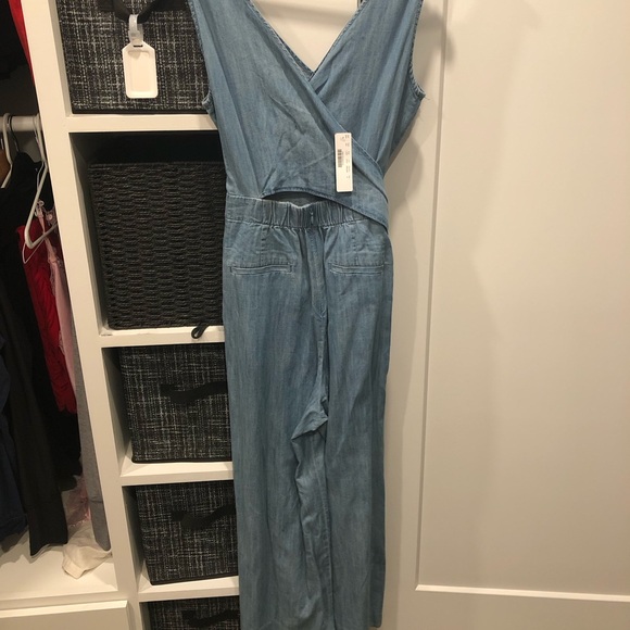 This is THE J Crew Belted Chambray jumpsuit! Size 8, New with Tag - Picture 7 of 8
